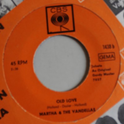 Martha Reeves & The Vandellas - Live Wire / Old Love (Let's Try It Again)